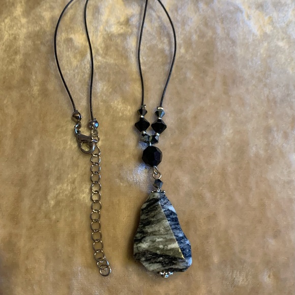 Snowflake Obsidian Pendant Black Bead Necklace - Picture 4 of 9
